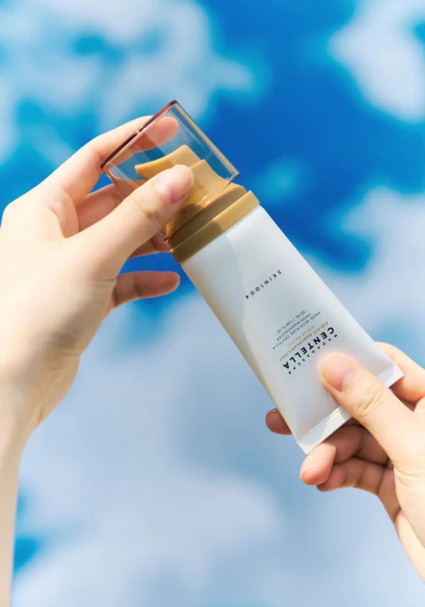 SKIN1004 MADAGASCAR CENTELLA AIR-FIT SUNCREAM LIGHT SPF30 PA++++- PROTECTOR SOLAR FISICO - Imagen 2