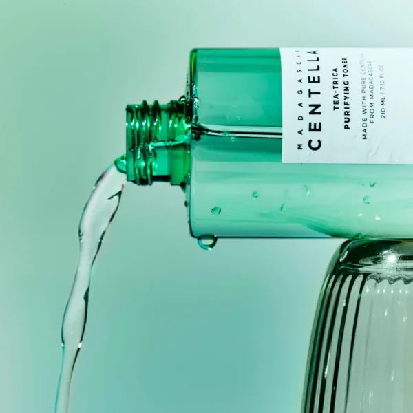 SKIN1004 MADAGASCAR CENTELLA TEA-TRICA PURIFYING TONER 210ML - TONICO A BASE DE TEA-TRICA. - Imagen 3