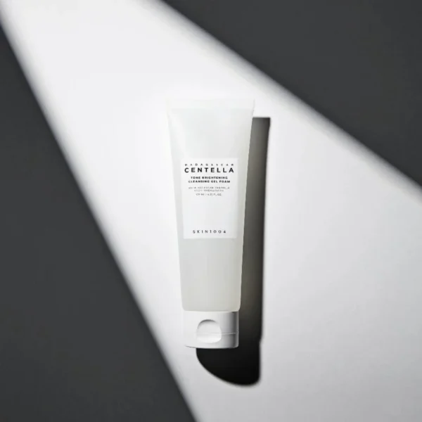 SKIN 1004 MADAGASCAR CENTELLA TONE BRIGHTENING CLEANSING GEL FOAM-LIMPIADOR ESPUMOSO - Imagen 2