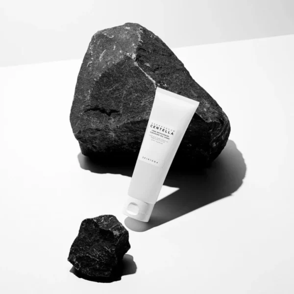 SKIN 1004 MADAGASCAR CENTELLA TONE BRIGHTENING CLEANSING GEL FOAM-LIMPIADOR ESPUMOSO - Imagen 3
